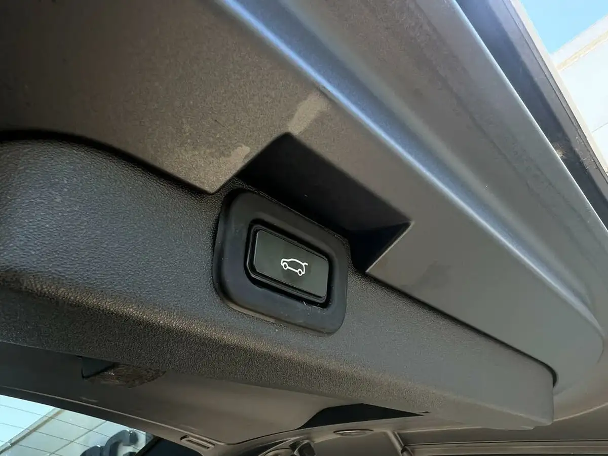 2021-land-rover-discovery-30-d250-r-dynamic-se-250ps-big-37
