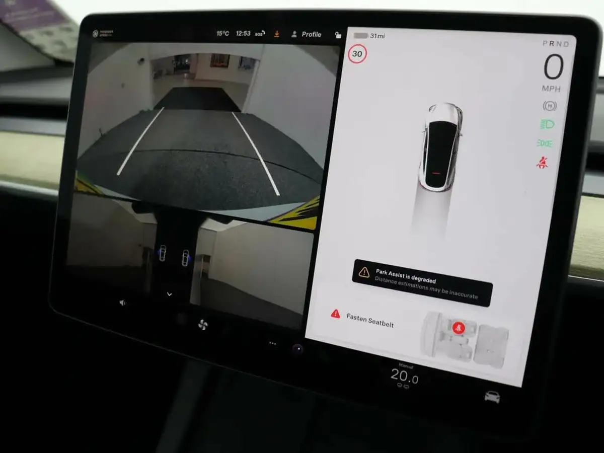 2023-tesla-model-y-e-rwd-big-16