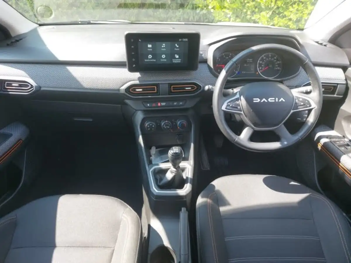 2023-dacia-sandero-stepway-10-tce-expression-100bhp-bi-fuel-big-2