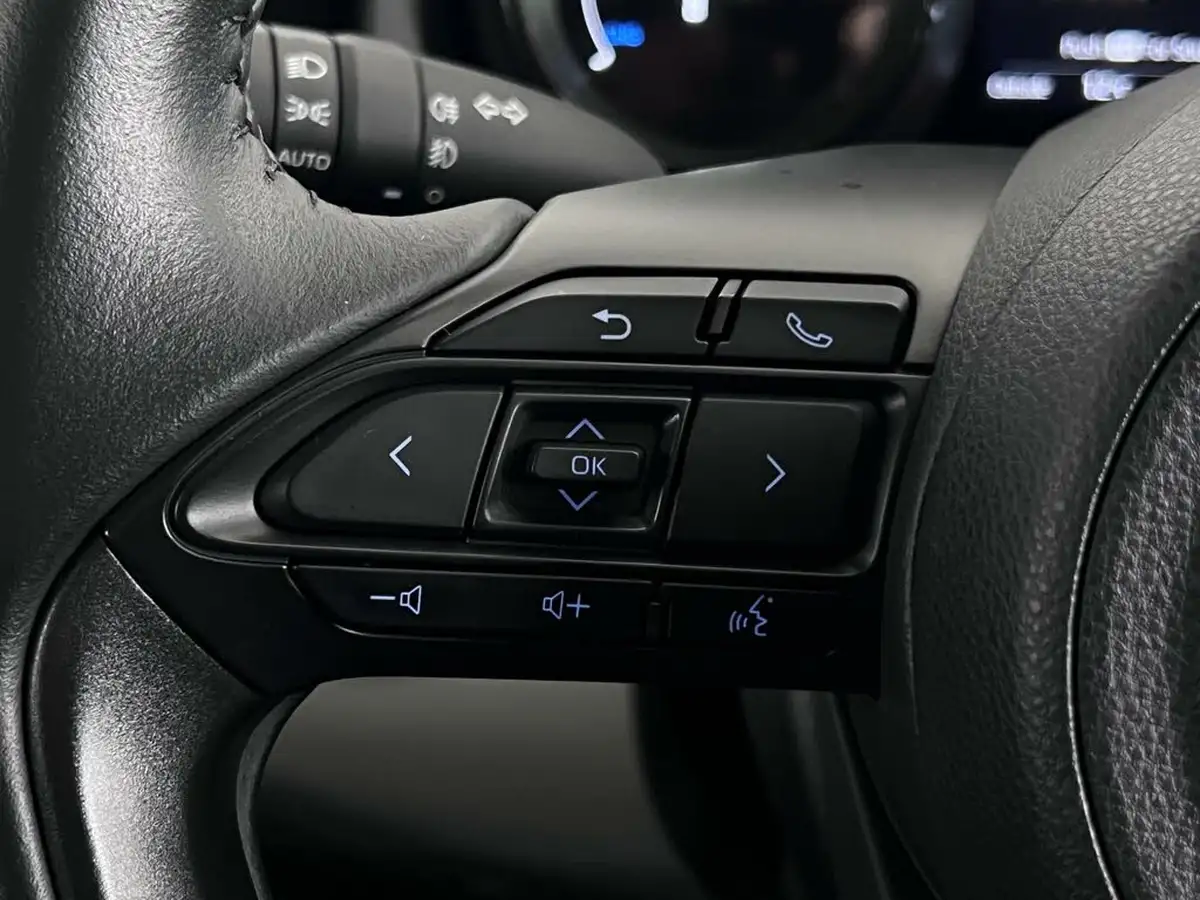 2022-toyota-yaris-cross-15-vvt-i-excel-city-packpan-roof-big-17