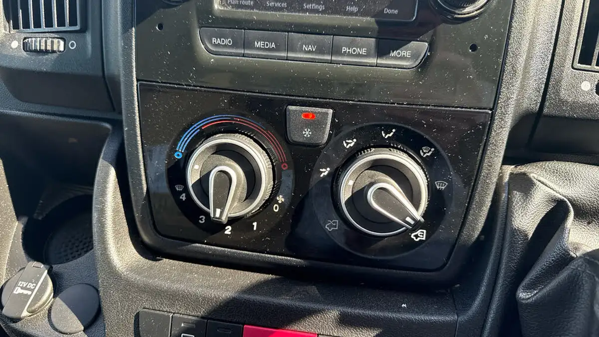 2018-fiat-ducato-23td-35-mh2-130-ll-panel-tecnico-big-26