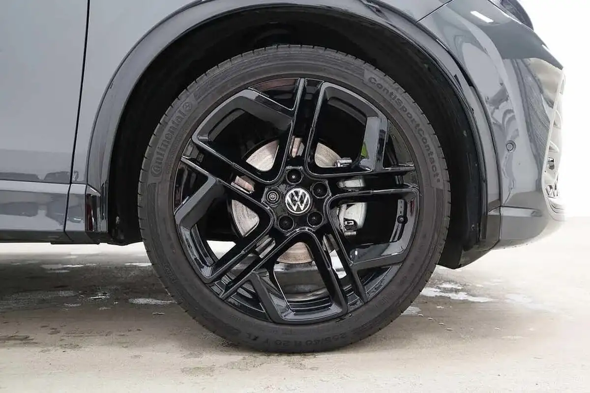 2024-volkswagen-tiguan-15-etsi-r-line-big-4