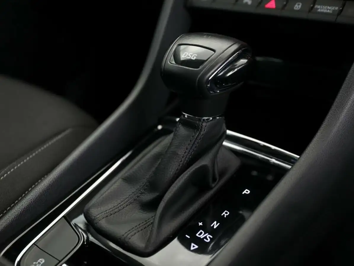 2021-skoda-karoq-15-tsi-se-technology-dsg-big-19