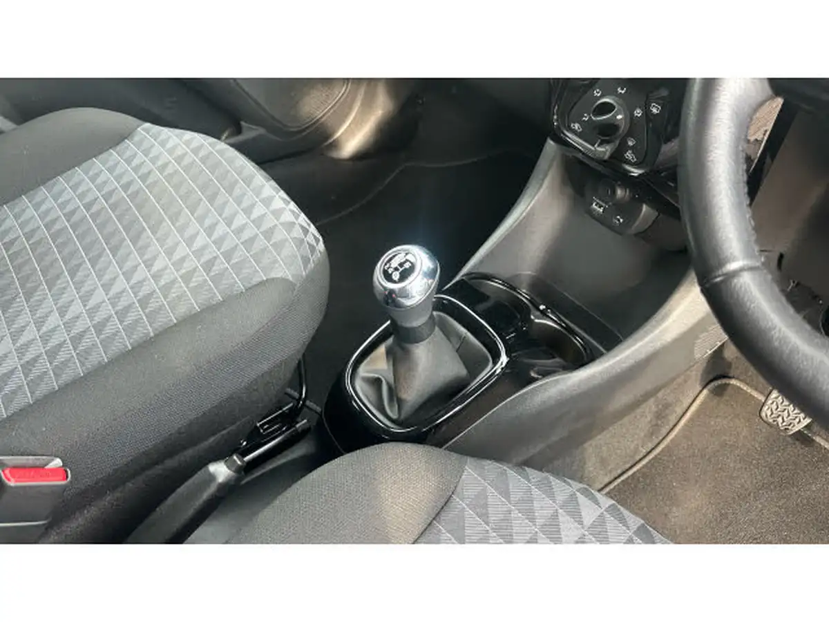 2021-peugeot-108-10-allure-hatchback-5d-big-12