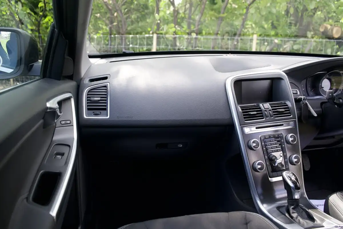 2014-volvo-xc60-24td-d4-se-181bhp-nav-geartronic-big-70