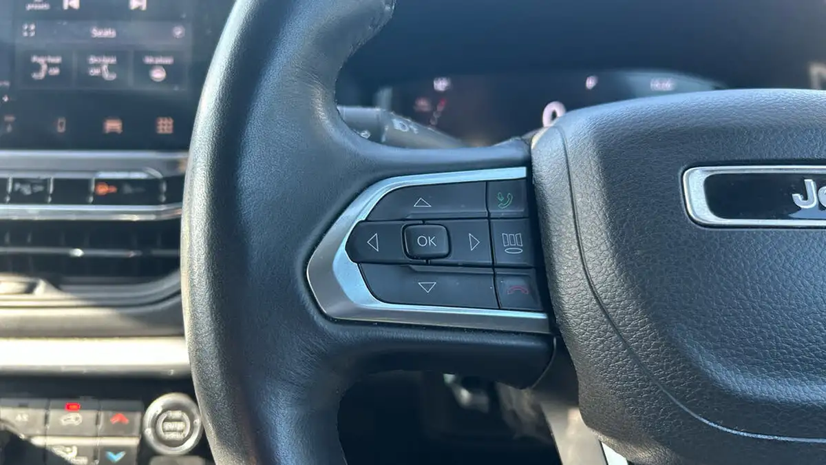 2023-jeep-compass-13-gse-s-big-22