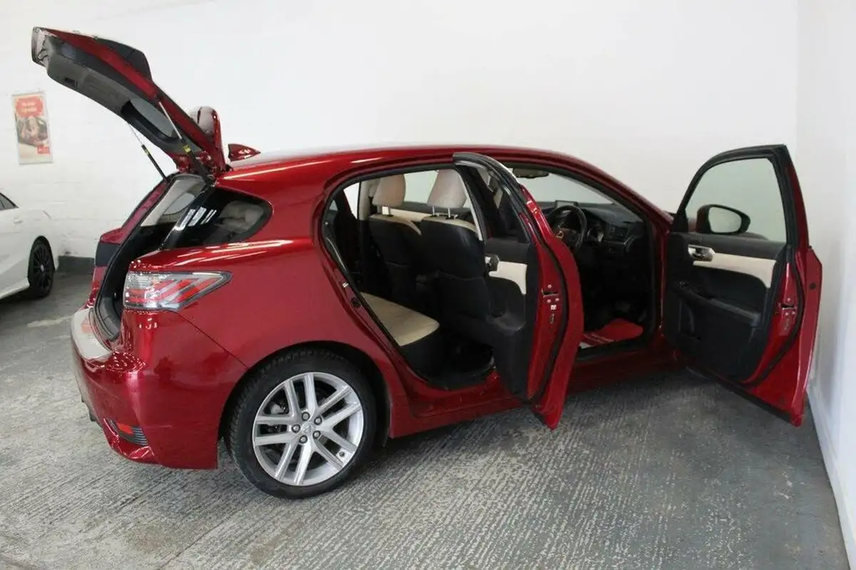 2014-lexus-ct-200h-18-premier-big-19