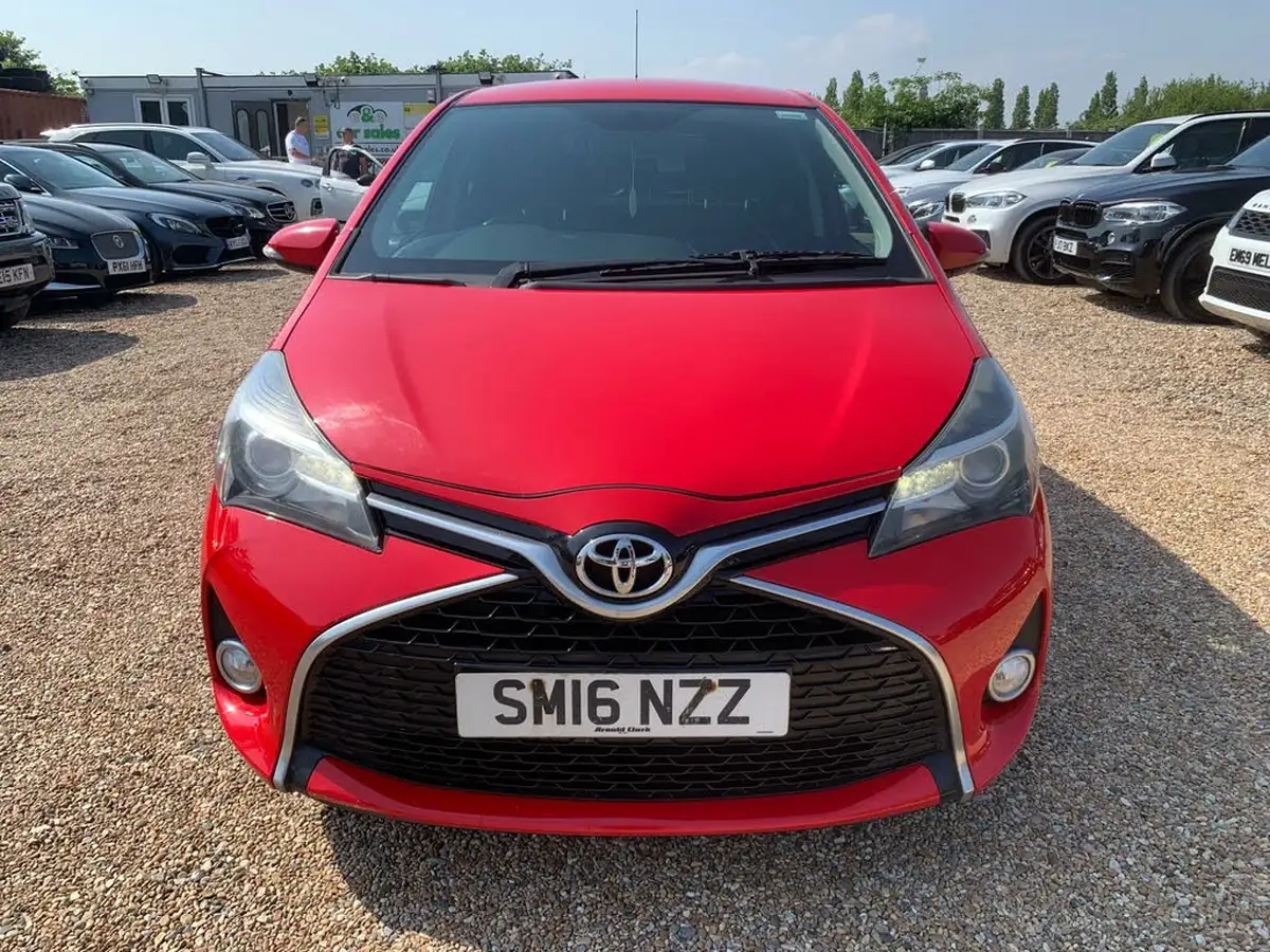 2016-toyota-yaris-133-design-big-1