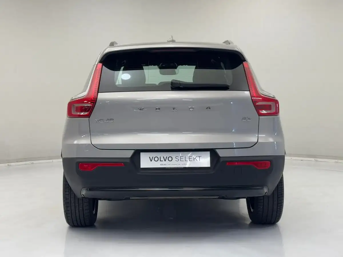 2023-volvo-xc40-20-b3-plus-big-6