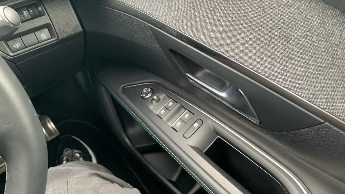 2024-peugeot-5008-suv-12-allure-premium-big-21