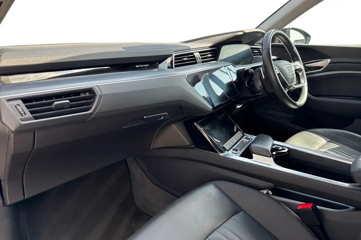 2022-audi-e-tron-50e-technik-station-wagon-big-14