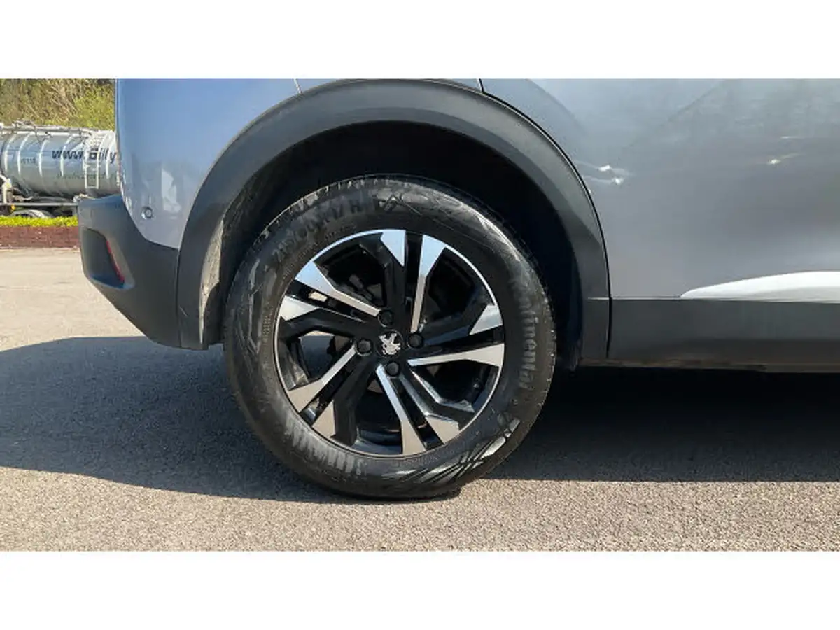 2022-peugeot-2008-suv-12-puretech-gt-big-6