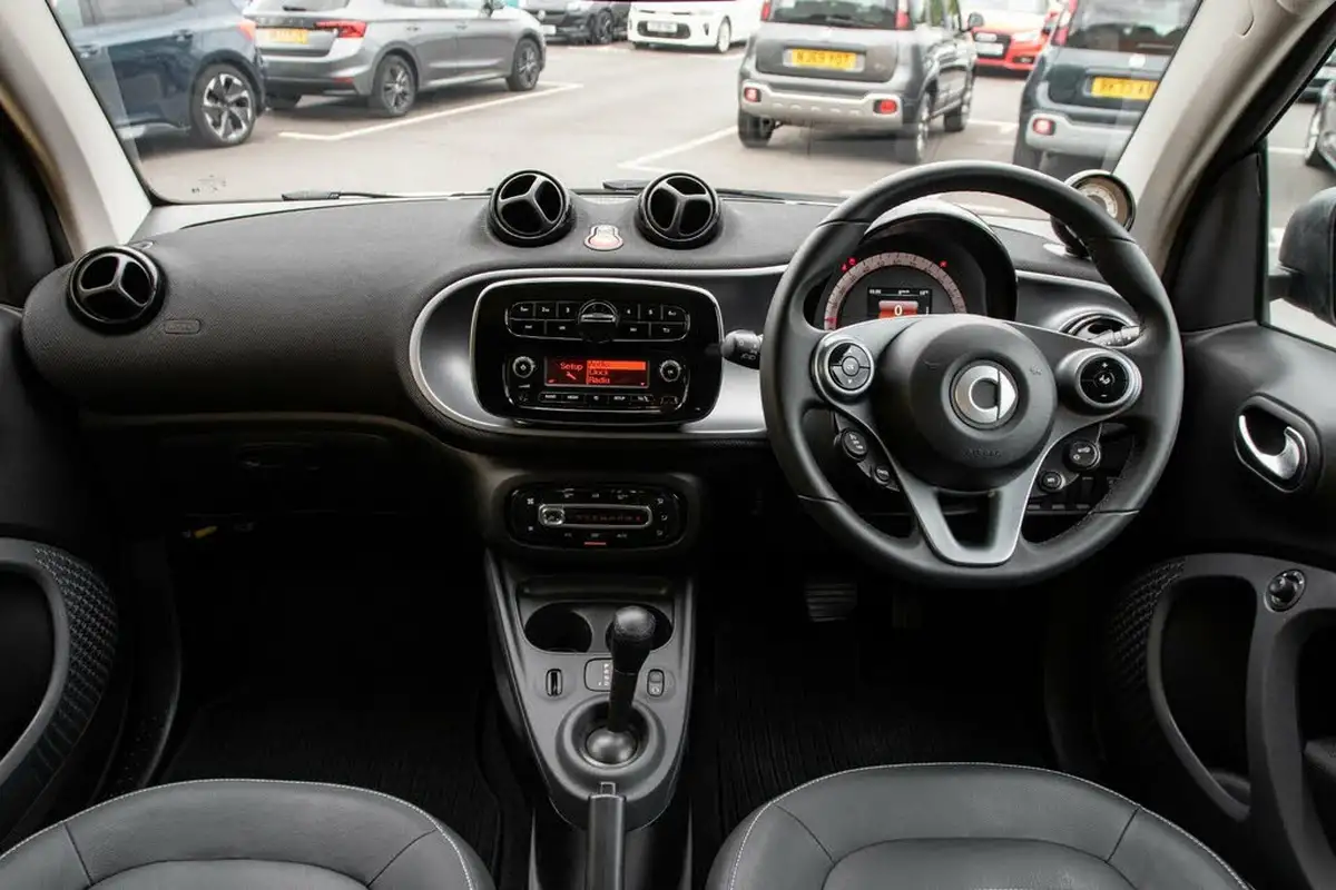 2016-smart-fortwo-10-prime-71bhp-ss-coupe-twinamic-big-2