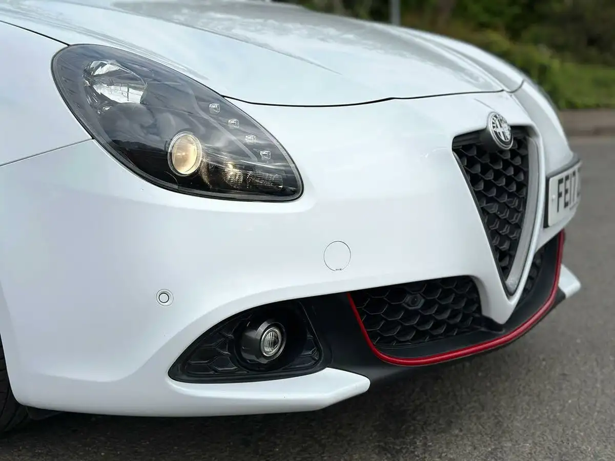 2017-alfa-romeo-giulietta-17-veloce-big-79