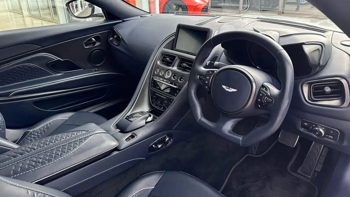 2020-aston-martin-dbs-52-v12-superleggera-big-2