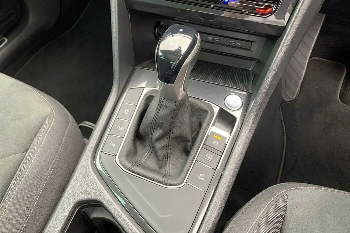 2022-volkswagen-tiguan-15-tsi-elegance-big-18
