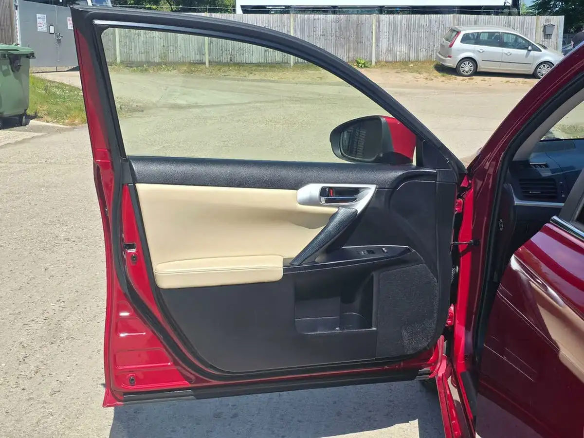 2011-lexus-ct-200h-18-se-l-premier-big-59