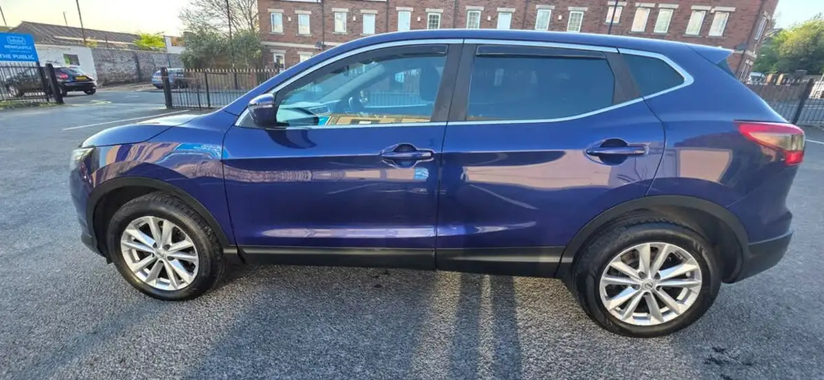 2015-nissan-qashqai-15dci-acenta-premium-big-14