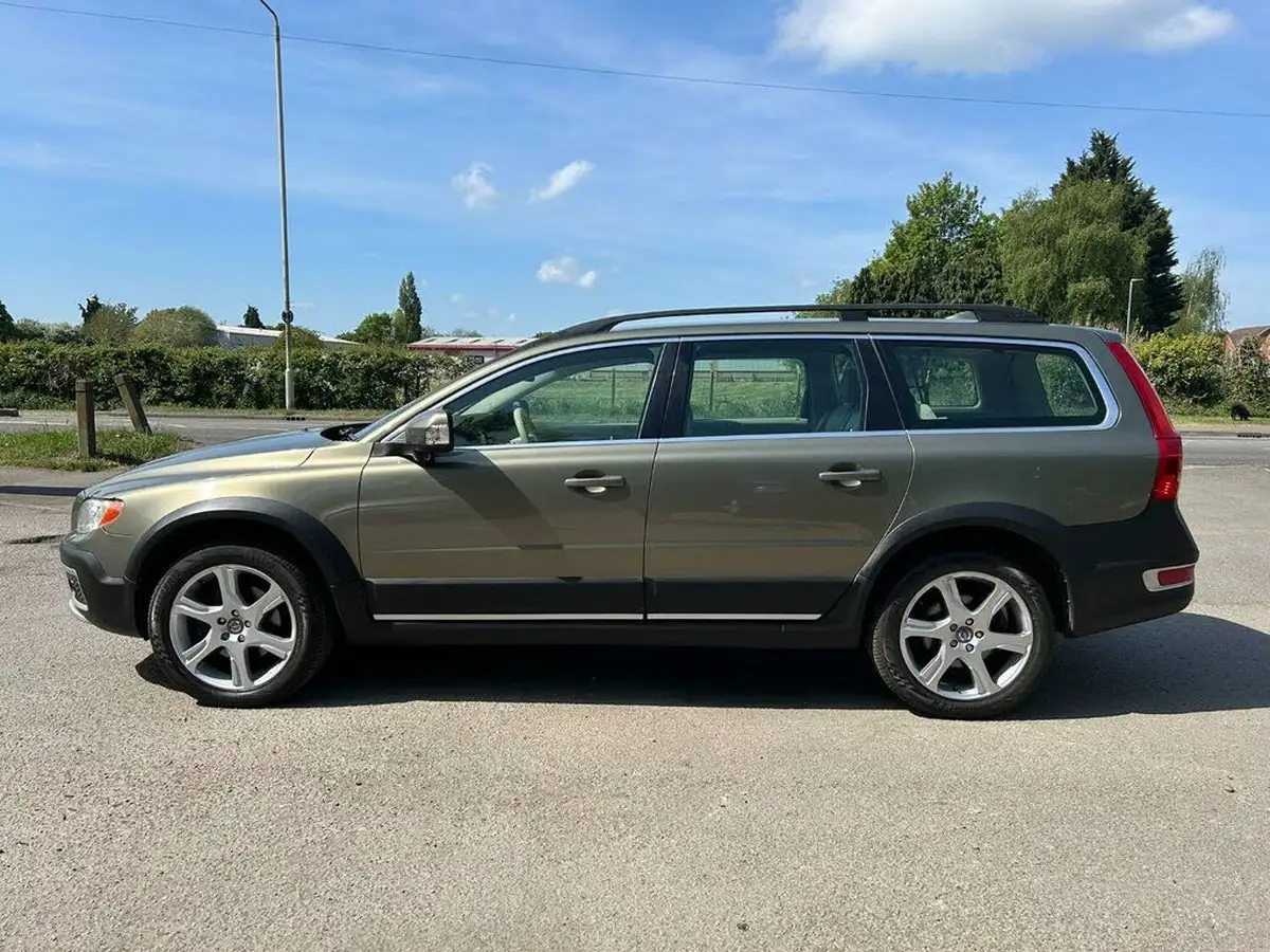 2011-volvo-xc70-24td-d5-se-lux-215bhp-geartronic-big-14