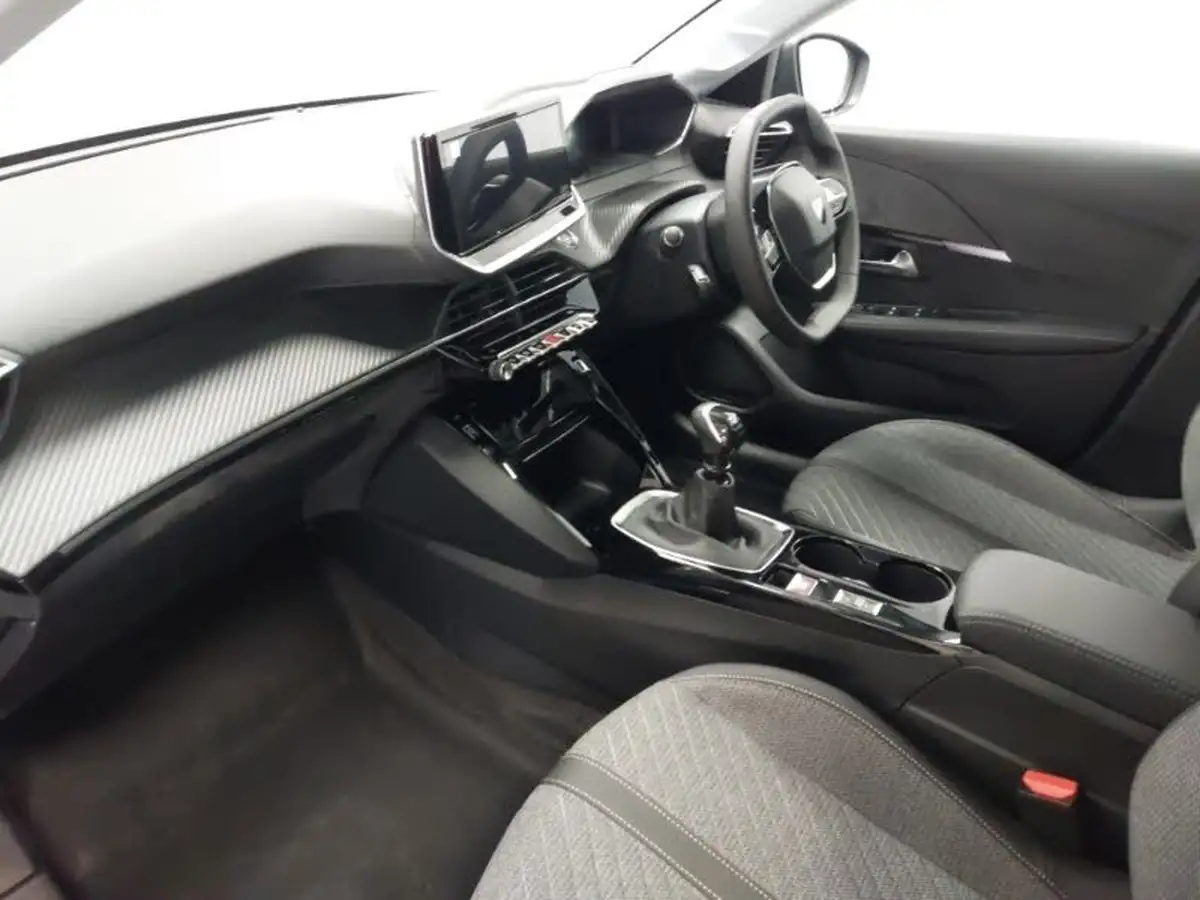 2024-peugeot-208-12-puretech-allure-big-4