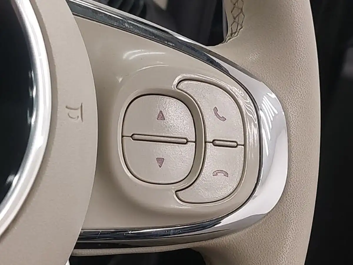 2022-fiat-500-10-dolcevita-big-13