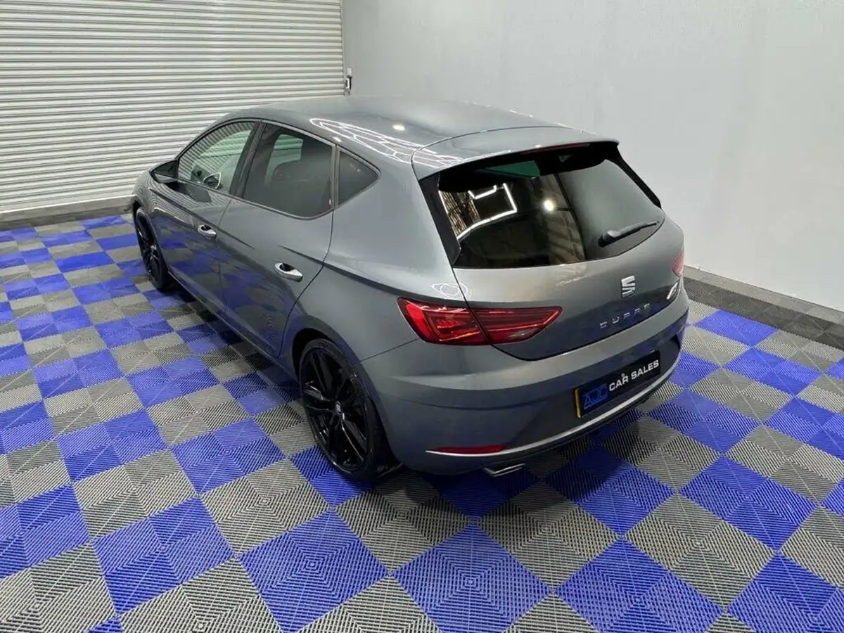 2017-seat-leon-20-tsi-cupra-300-hatchback-5d-big-14