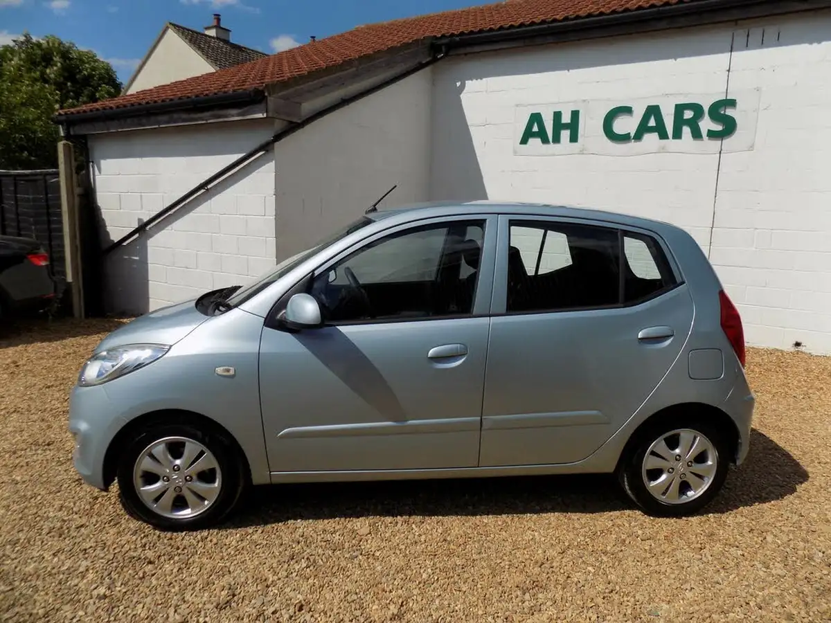 2011-hyundai-i10-12-active-big-7