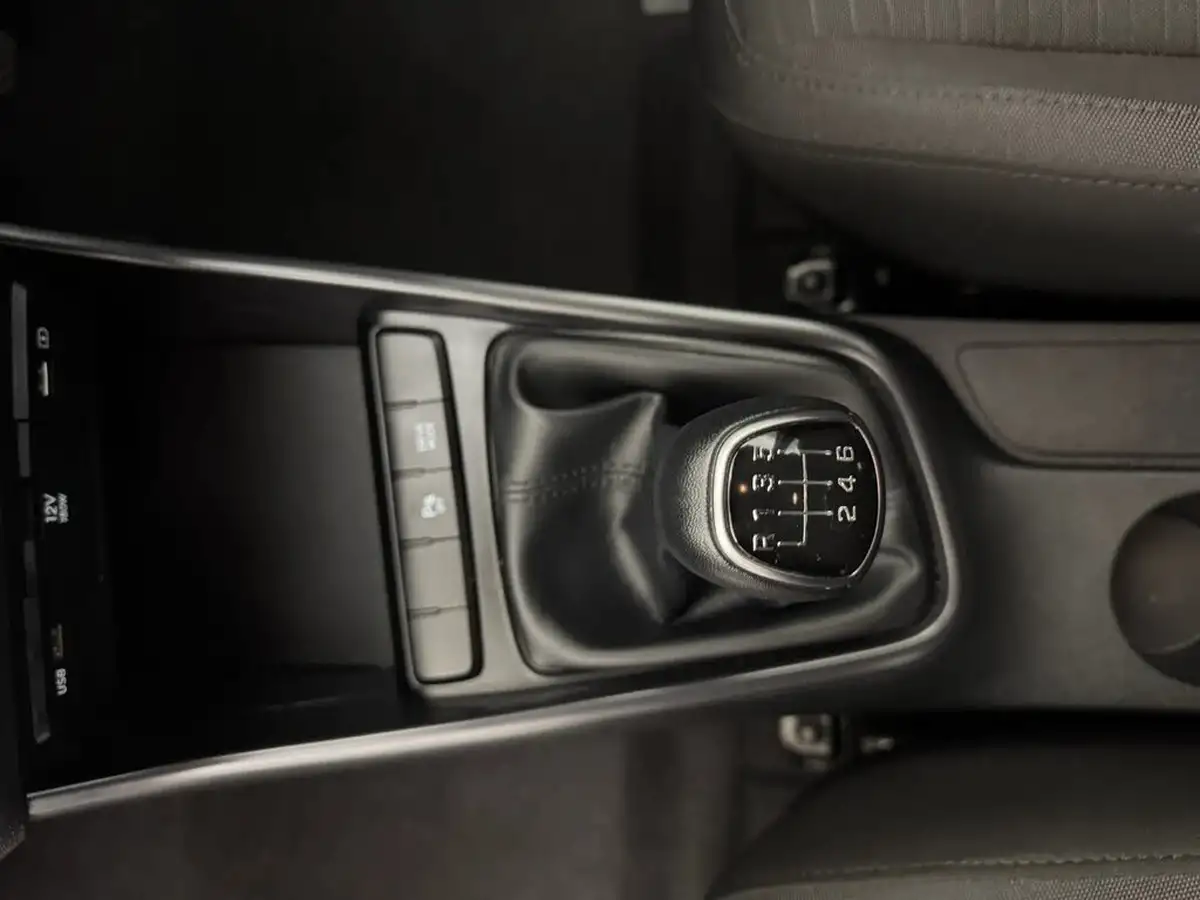 2021-hyundai-i20-10-t-gdi-element-big-14