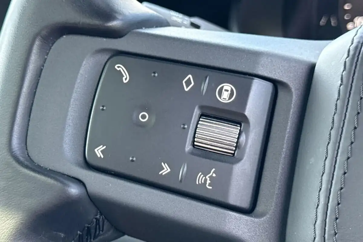 2023-land-rover-90-defender-30-d300-x-big-32