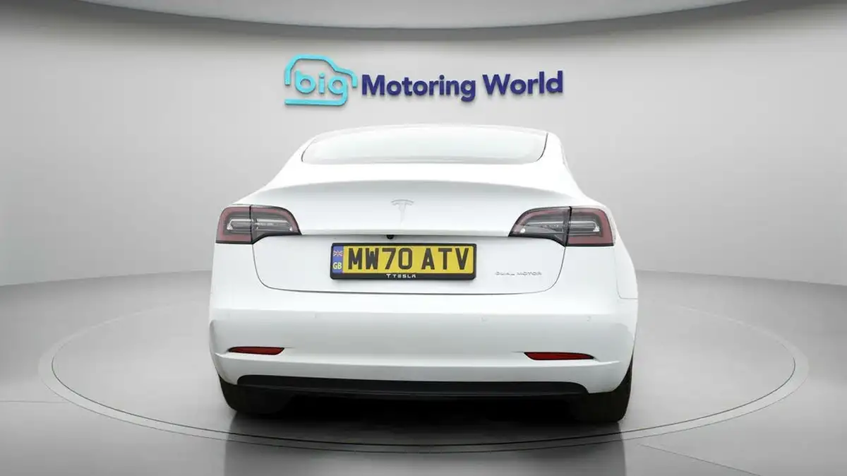 2020-tesla-model-3-e-long-range-big-5