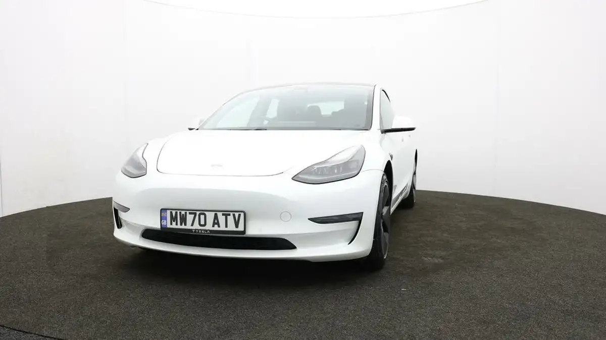 2020-tesla-model-3-e-long-range-big-57