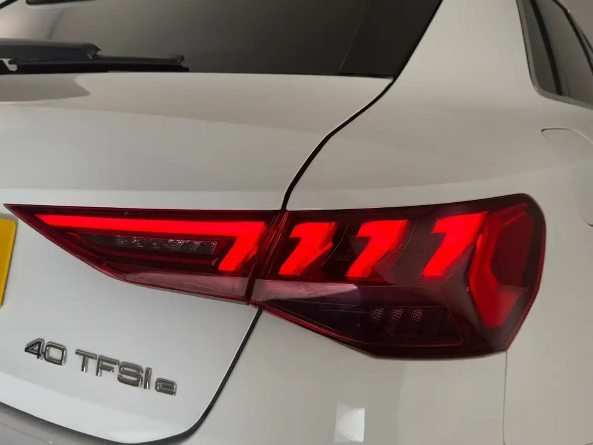 2022-audi-a3-14-40-tfsi-e-s-line-big-30