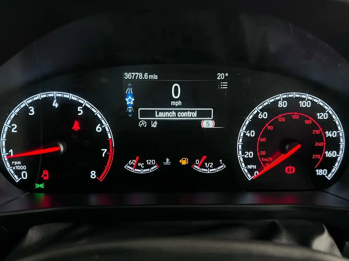2020-ford-focus-23t-st-hatchback-big-24