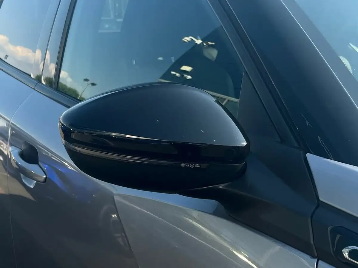 2020-peugeot-2008-suv-12-puretech-gt-line-big-26