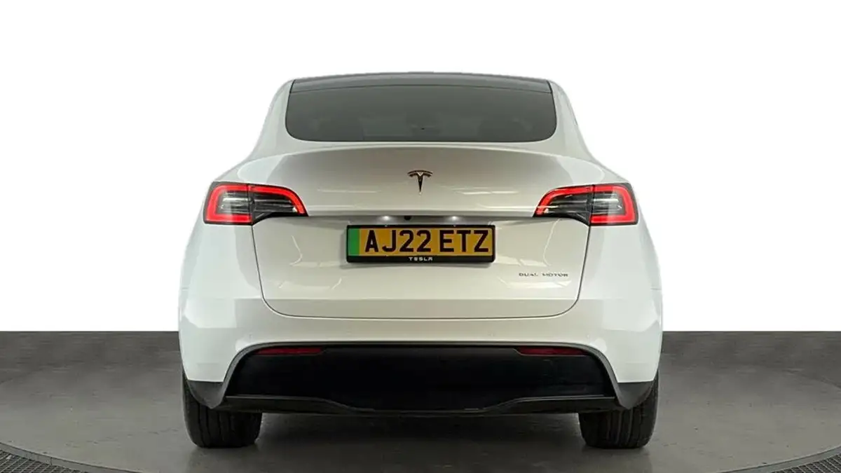 2022-tesla-model-y-e-long-range-big-4