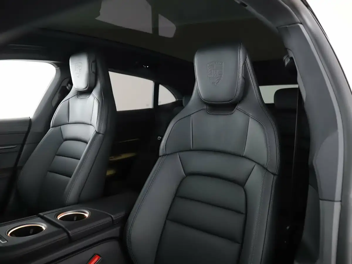2025-porsche-taycan-e-4-cross-turismo-435ps-big-15