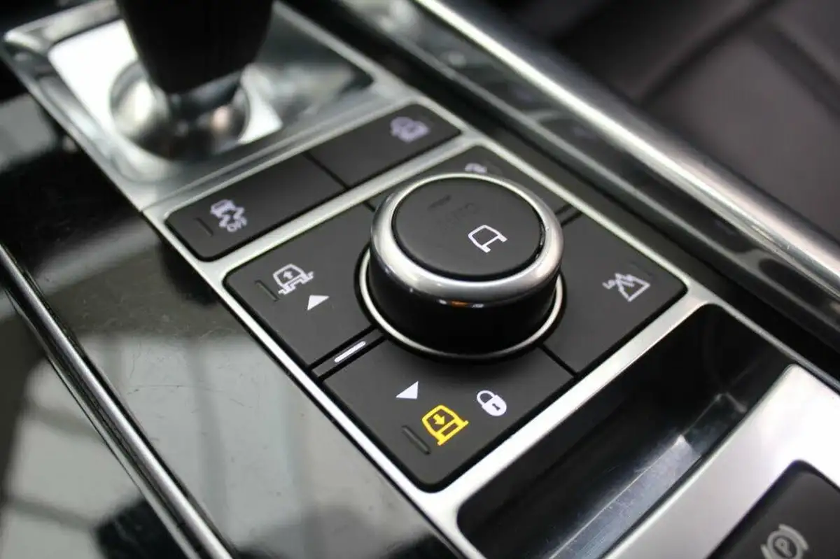 2021-land-rover-range-rover-sport-30-d300-hse-dynamic-black-big-33