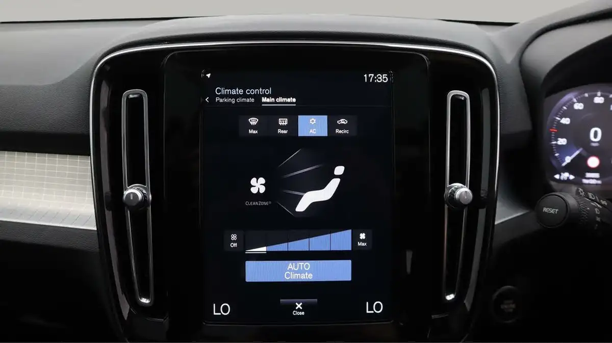 2021-volvo-xc40-15-t3-momentum-163bhp-big-11