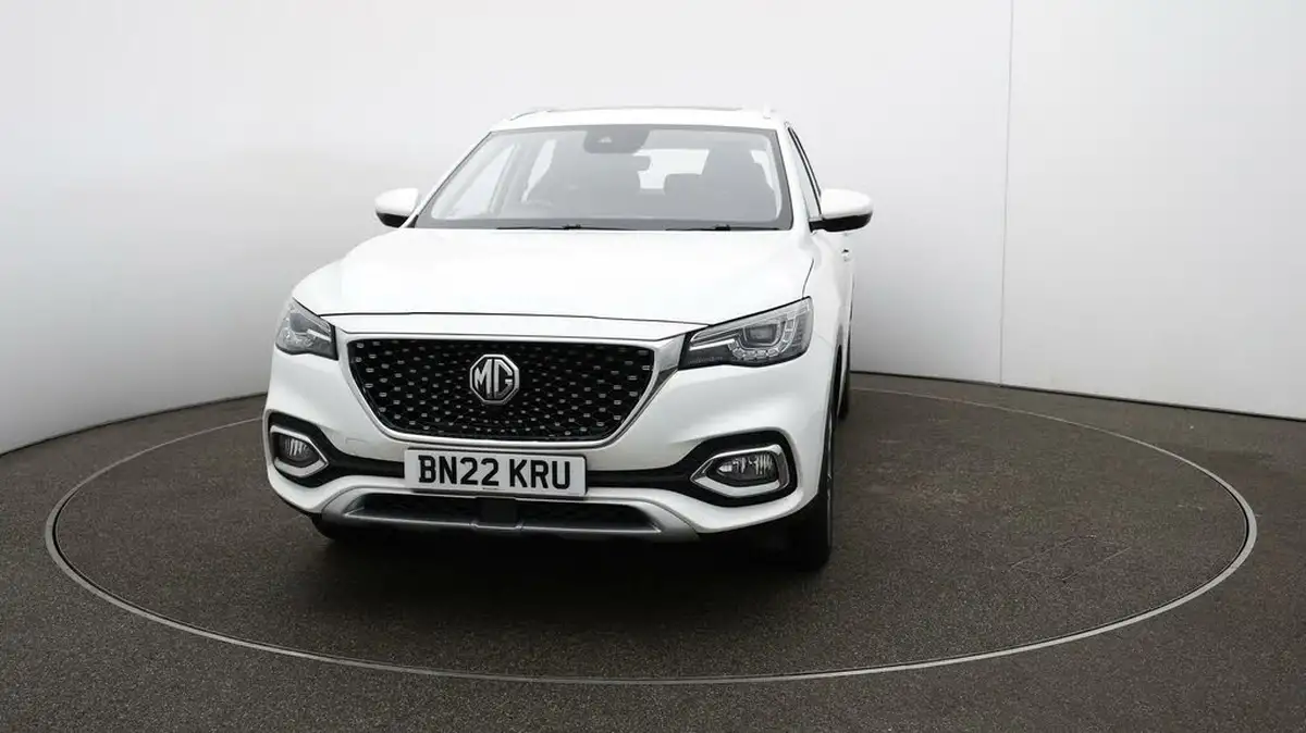 2022-mg-hs-15t-gdi-exclusive-162ps-big-39