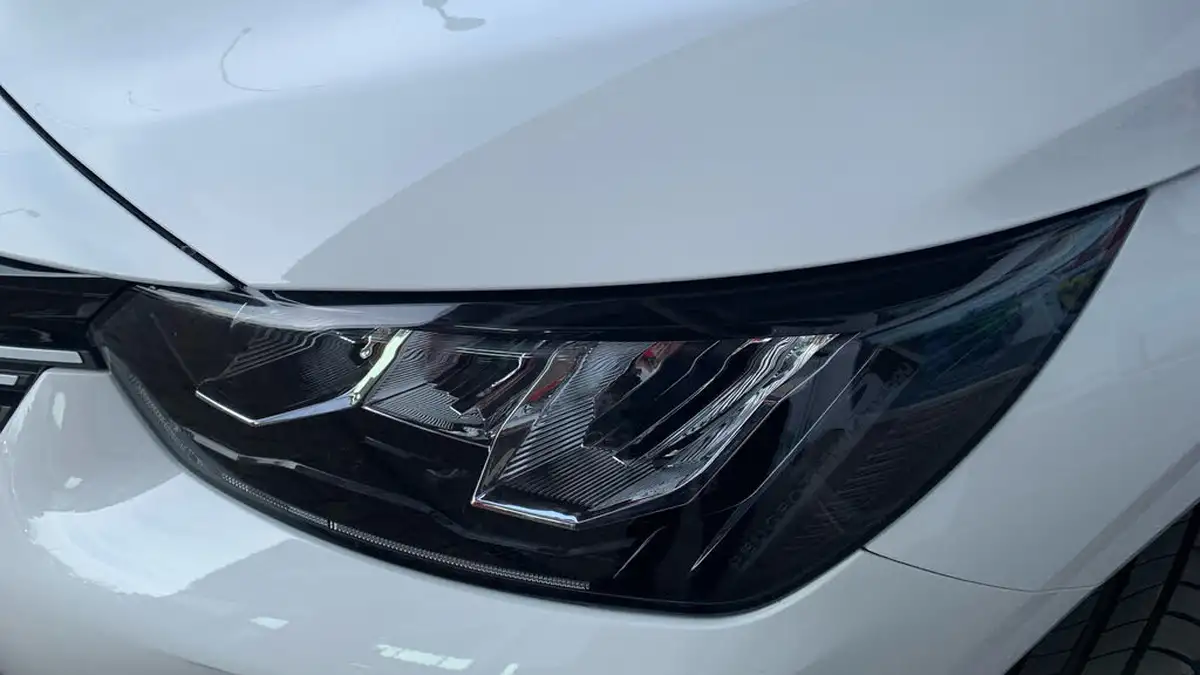 2024-peugeot-208-e-e-style-big-50