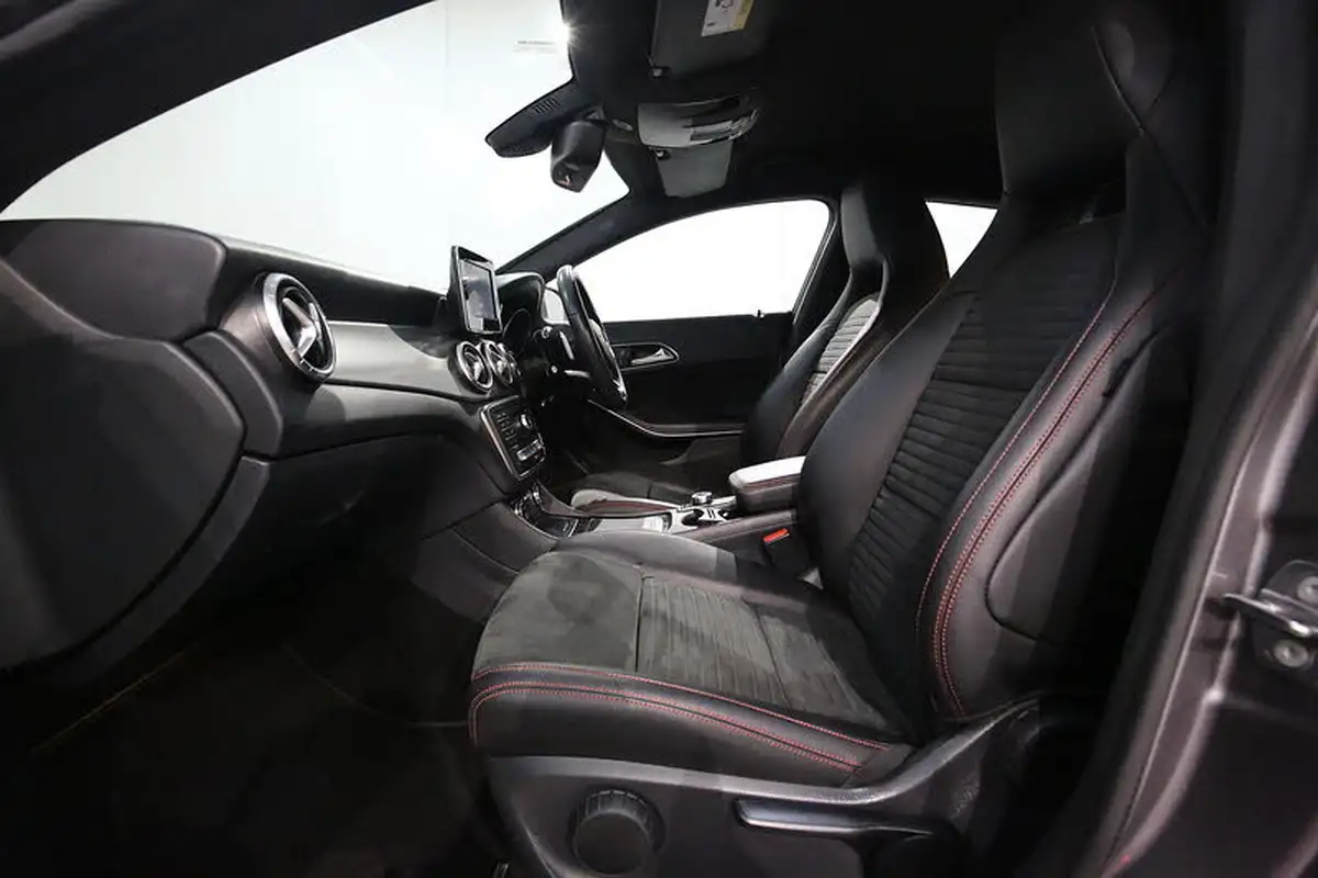 2018-mercedes-benz-cla-16-cla-180-amg-line-edition-shooting-brake-5d-7g-dct-big-24