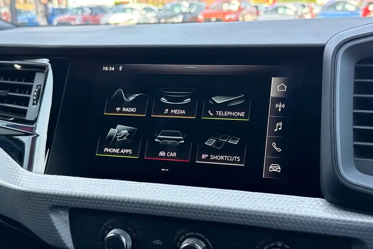 2019-audi-a1-20-40-tfsi-s-line-competition-ss-big-16