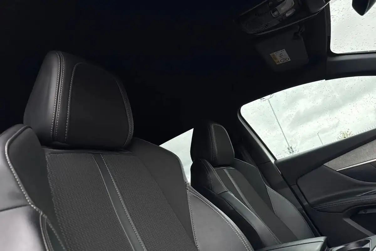 2022-peugeot-3008-suv-15-bluehdi-gt-big-23