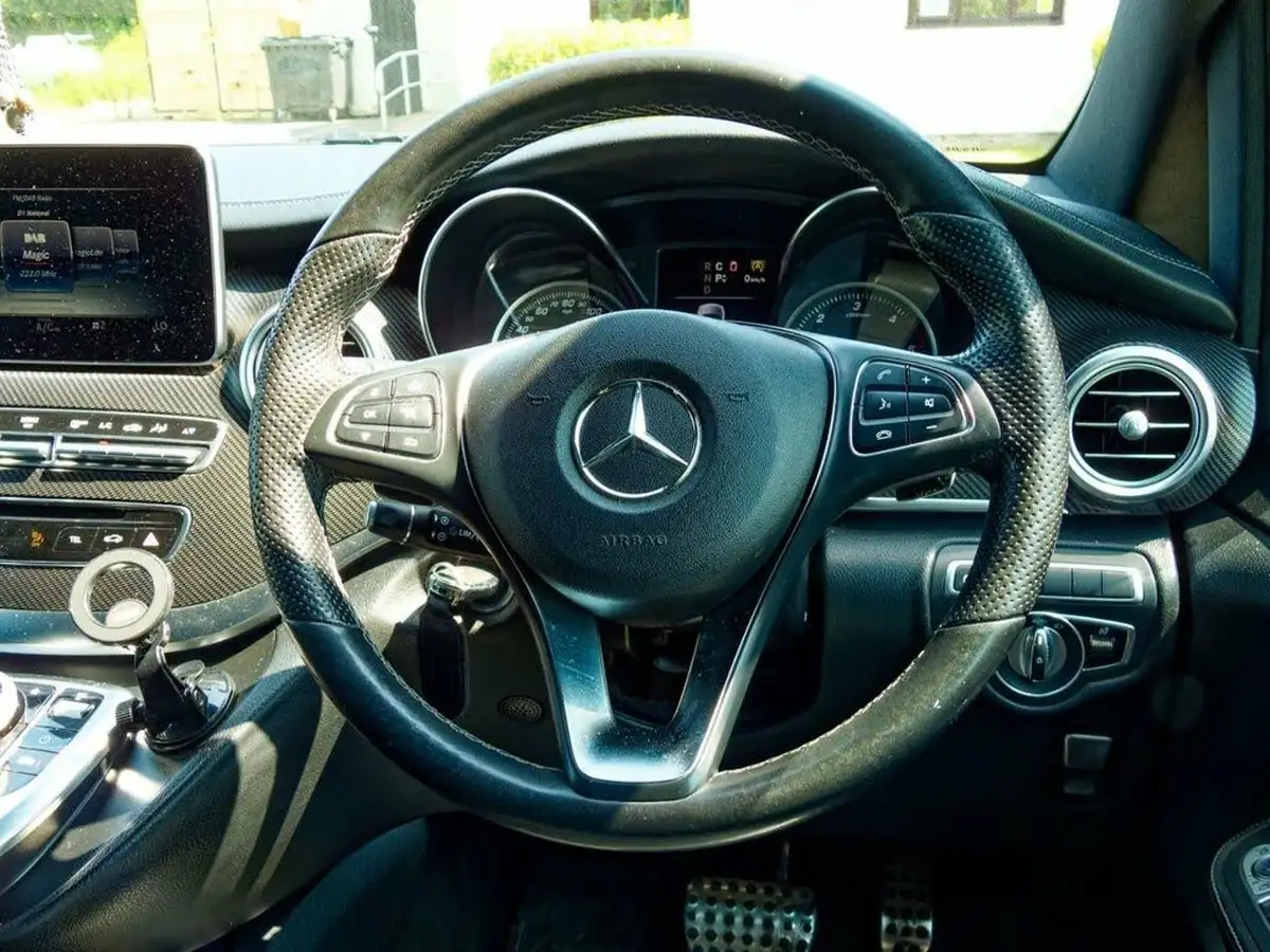 2019-mercedes-benz-v-class-21d-v250d-extra-long-amg-line-big-35