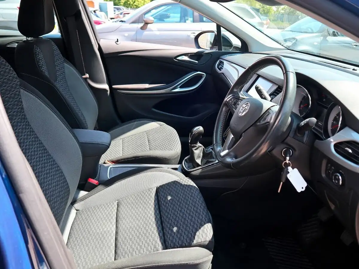 2021-vauxhall-astra-12-turbo-sri-nav-145ps-estate-big-2