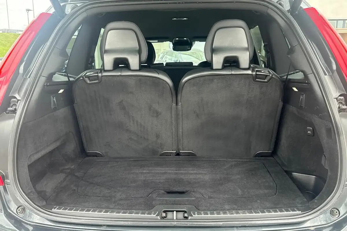 2022-volvo-xc90-20td-b5-r-design-big-39