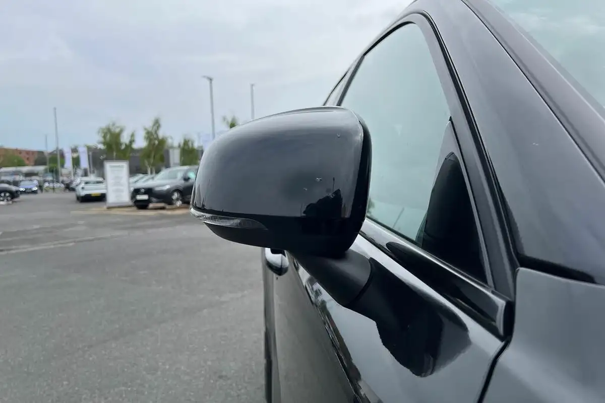 2022-volvo-xc40-20-b3-plus-big-18