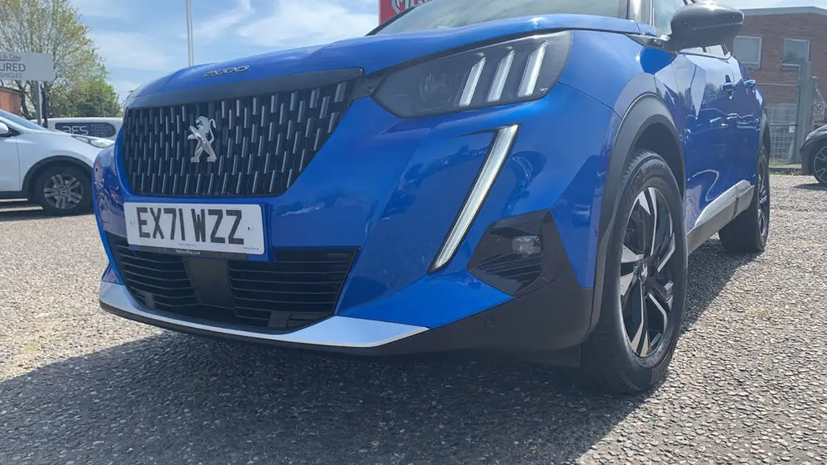 2021-peugeot-2008-suv-12-puretech-gt-eat8-big-49