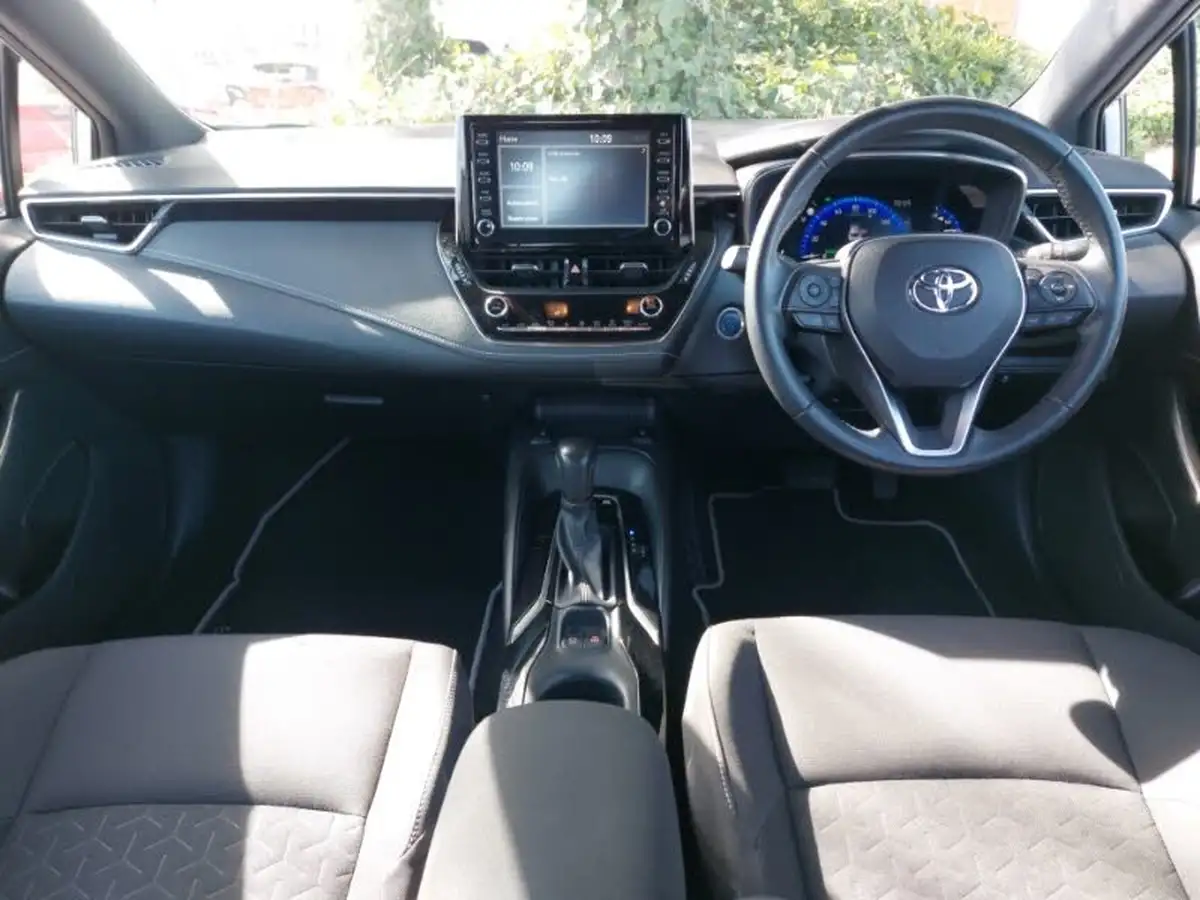 2022-toyota-corolla-20-vvt-i-icon-193bhp-hatchback-big-2