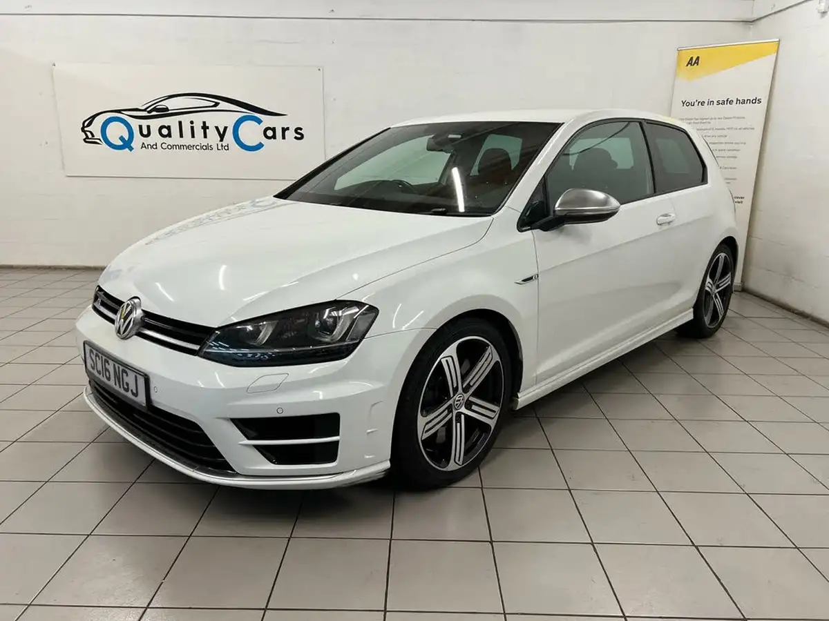 2016-volkswagen-golf-20-tsi-r-4motion-bmt-ss-hatchback-3d-dsg-big-0